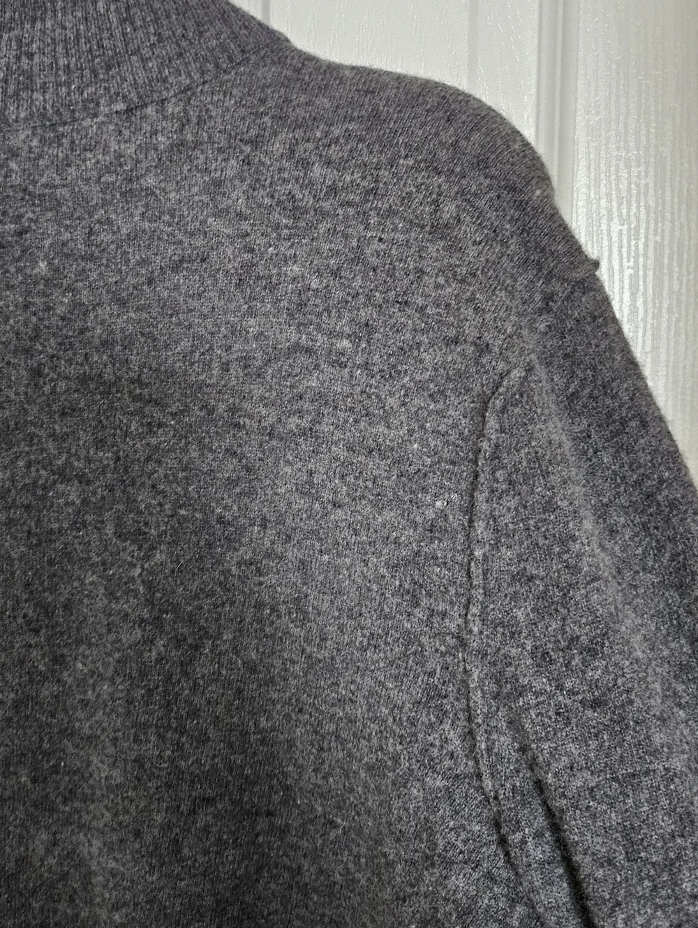 Banana Republic Italian Yarn Gray LMerino  Mock Neck Snap Button Sweater Men’s M
